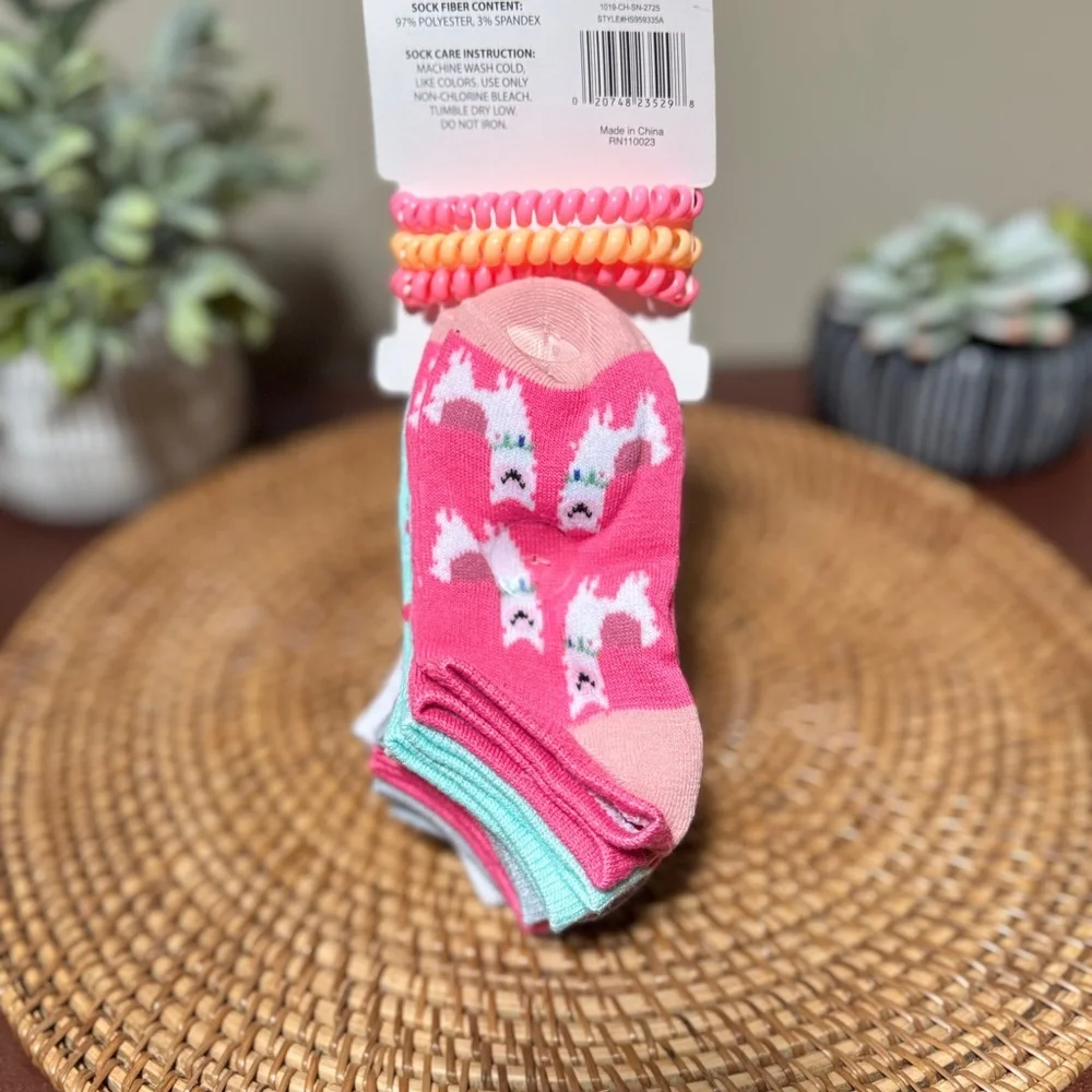 10 pairs Totally Sox No Show Socks with 3 Coil Hair Ties